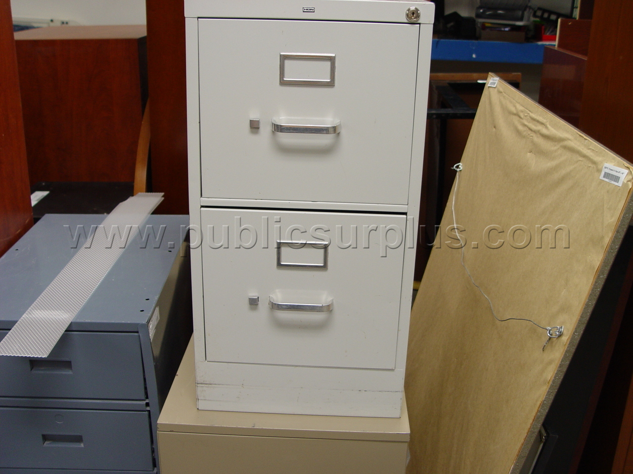 2 Drawer File Cabinet 15" x 25" x 29" — photo 1