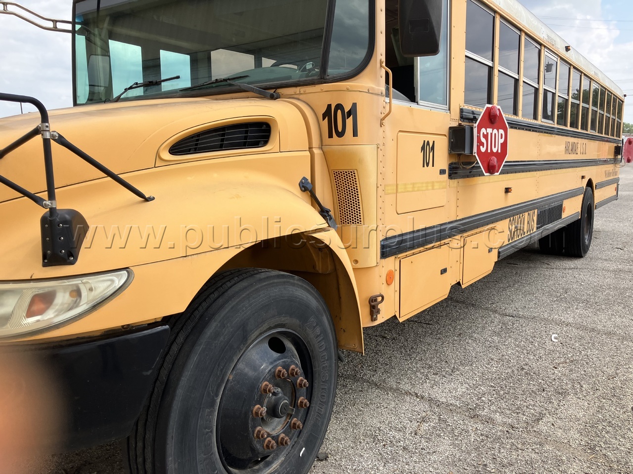 2011 IC   School Bus — photo 1