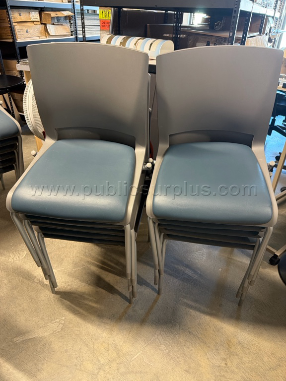 Lot of 10 Blue chairs — photo 1