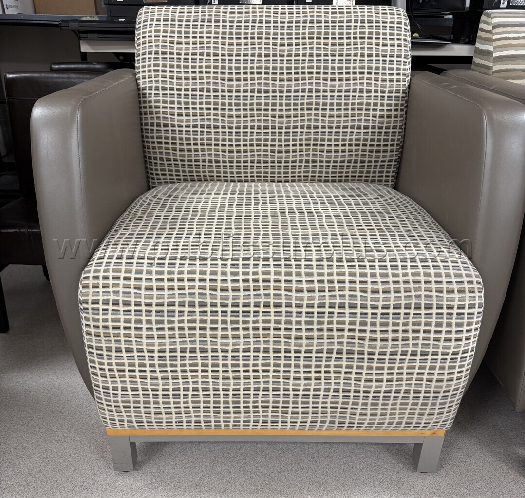 Auction#200- Arm chair — photo 1