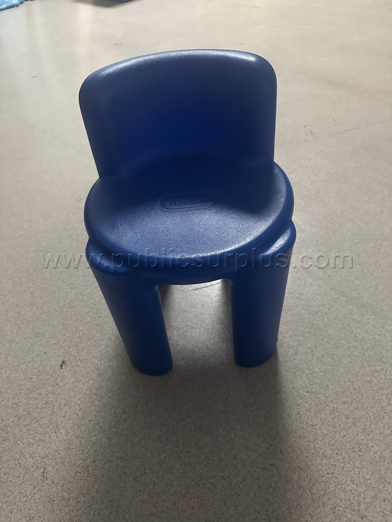 Auction#136- Kids plastic chair — photo 1