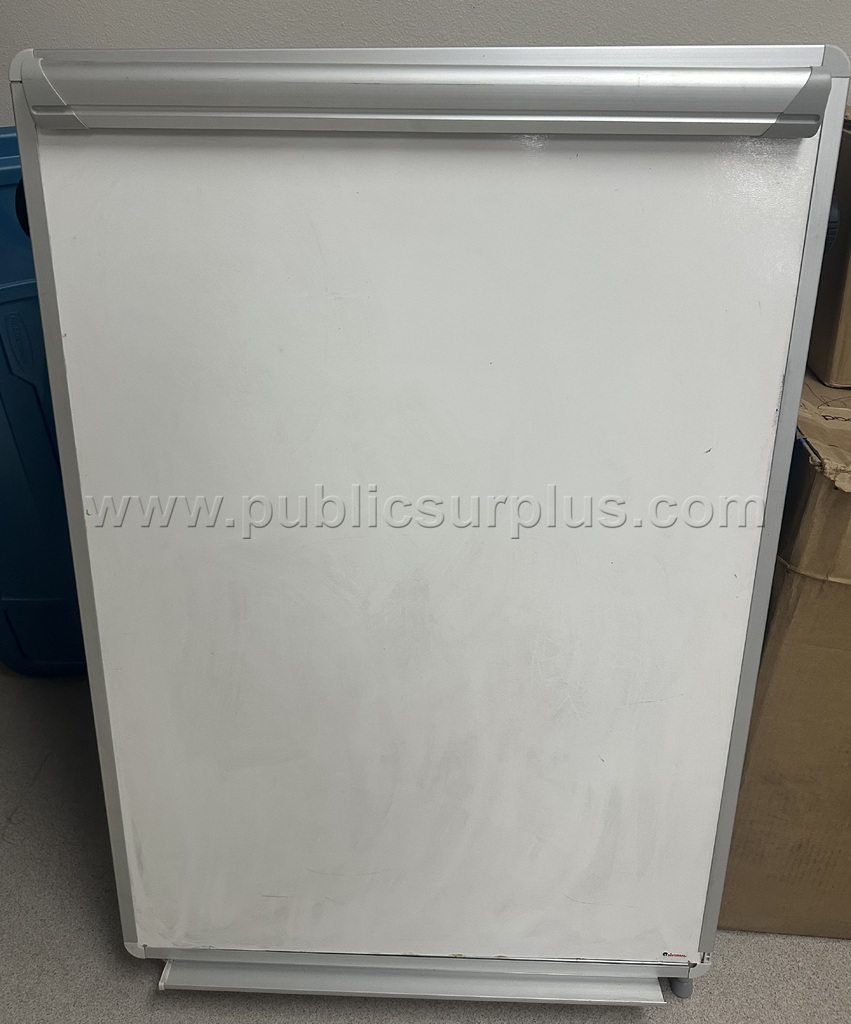 Auction#230- Easel board — photo 1