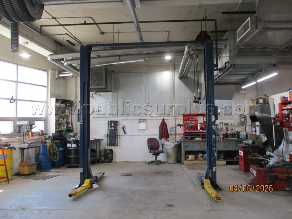 Rotary 2 Post Auto Lift (9,000 LB) - #1 — photo 1