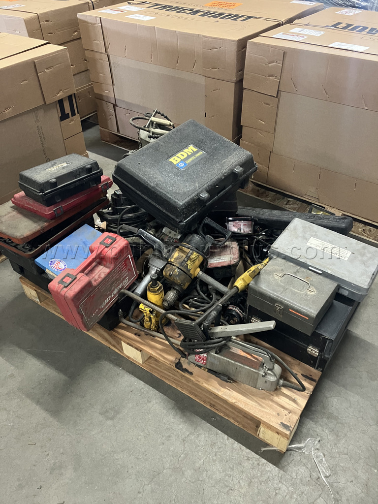 PALLET OF MISCELLANEOUS TOOLS — photo 1