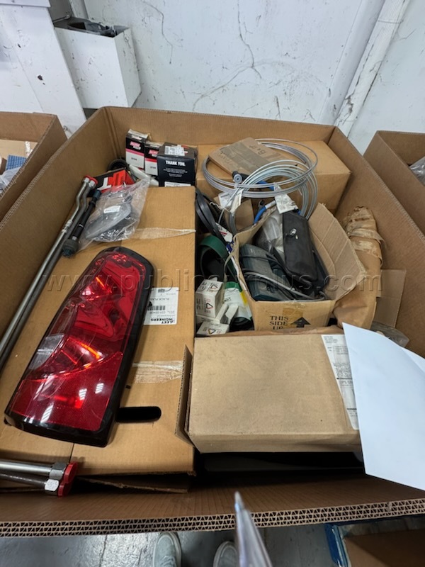 Box of vehicle parts, electrical & mechanical — photo 1