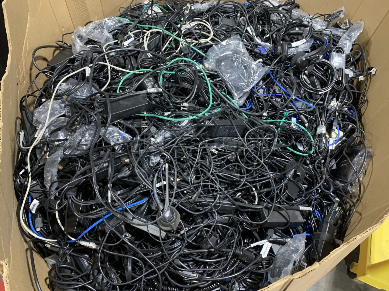 Wires, Gaylord /KK — photo 1