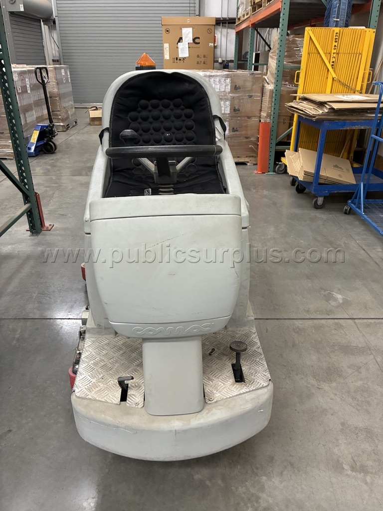 Riding Floor Scrubber — photo 1