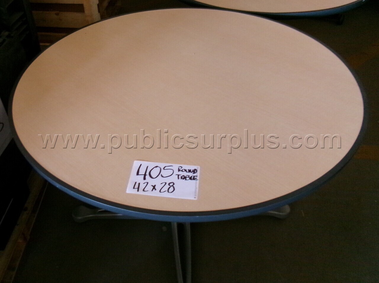 Round Table (#405) — photo 1