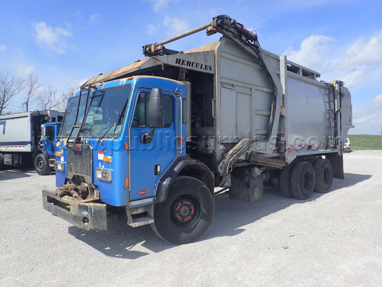 2016 Peterbilt 320 / Ez-Pack Front Loader CNG — photo 1