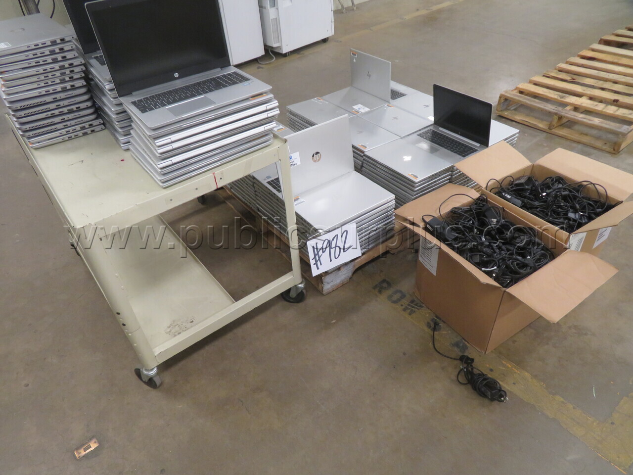 Broken HP Laptops — photo 1