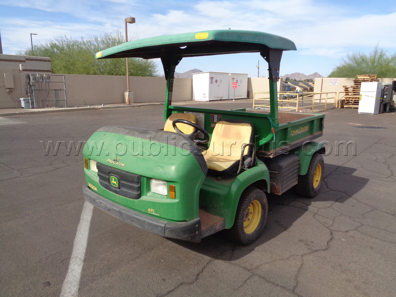 2013 John Deere 2020A — photo 1