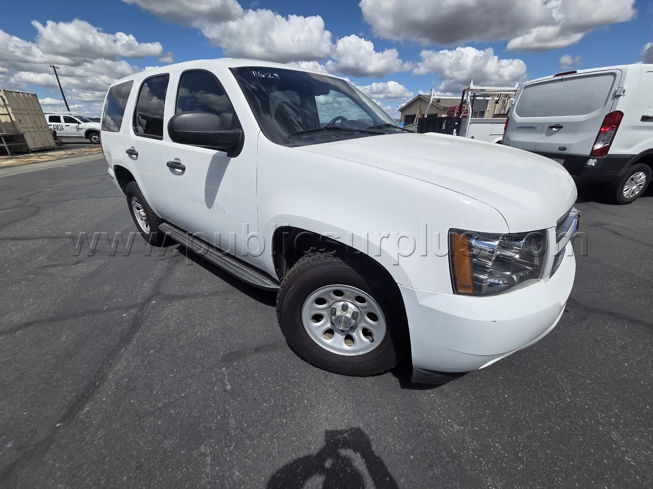 2013 Chevrolet Tahoe SUV 4X4 — photo 1
