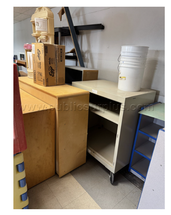 School furniture etc. — photo 1