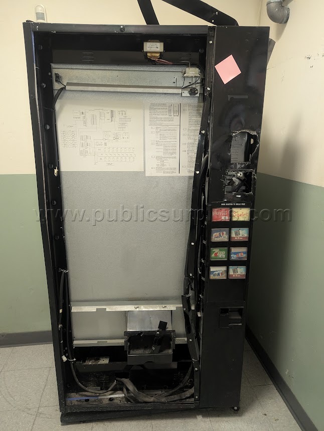 Vending Machine Dixie-Narco Model DNCB 3687s11-8 — photo 1