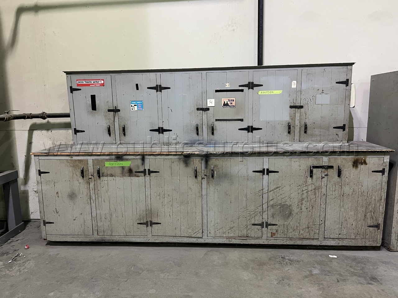 LOT 14 WORKSHOP CABINET 12'X75"X25" — photo 1