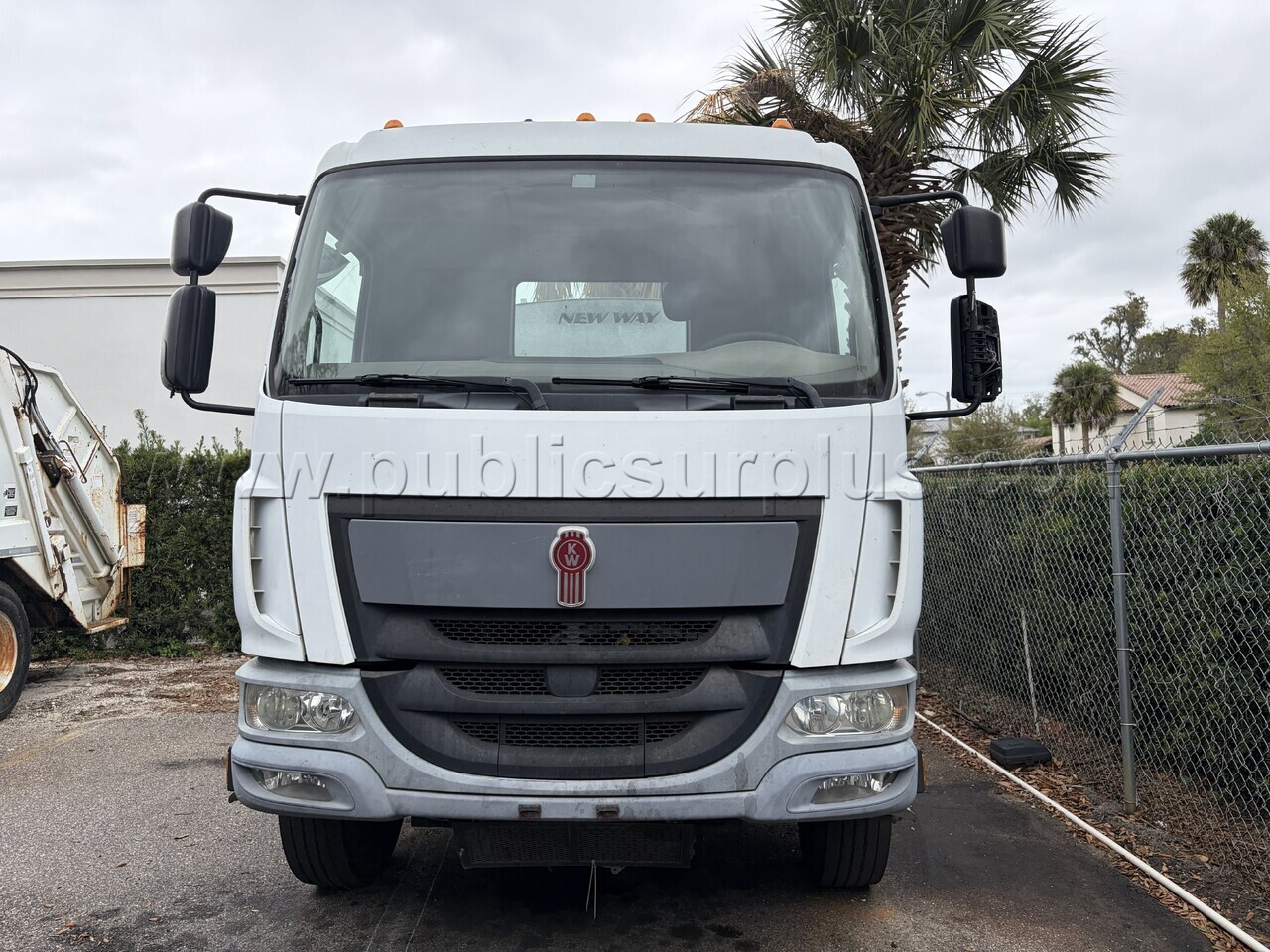 KENWORTH K270 / TRASH TRUCK — photo 1