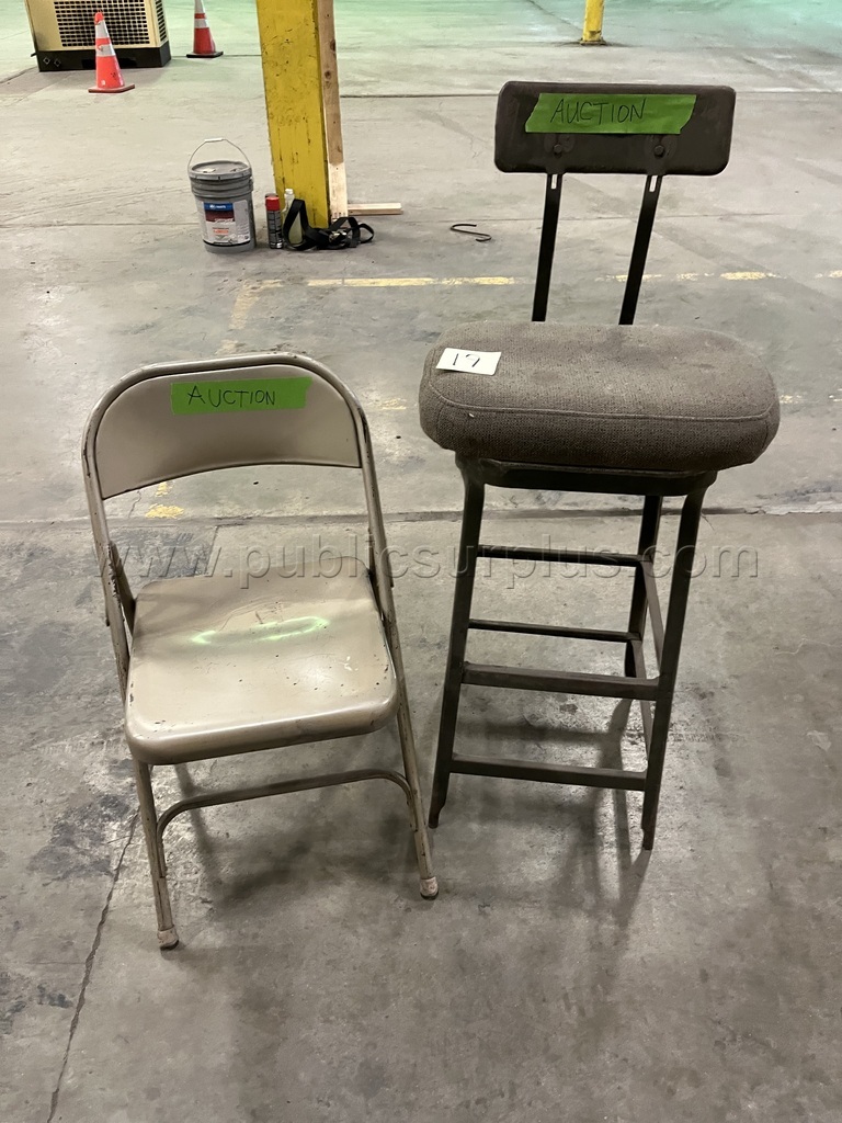 LOT 19 METAL CHAIRS — photo 1