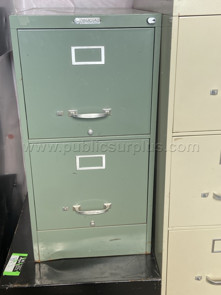 File Cabinets - 1 lot of 4 — photo 1