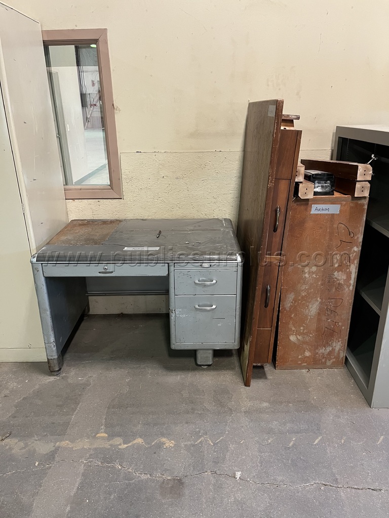 LOT 47 Office Furniture asset #s 436, 17217, 111952 — photo 1