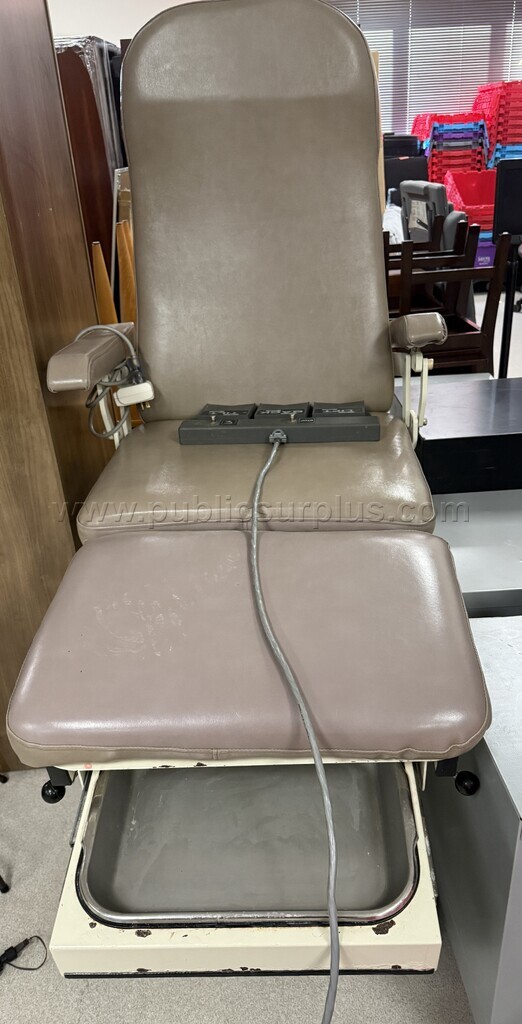 Auction#267- Podiatry chair — photo 1