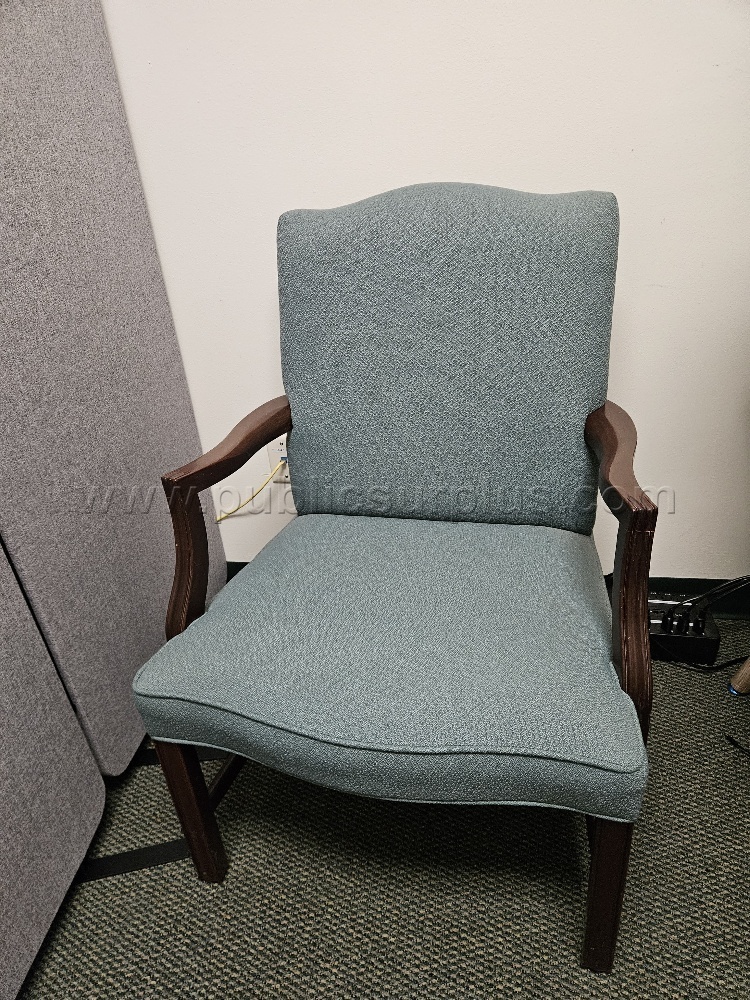One Green Office Chair — photo 1