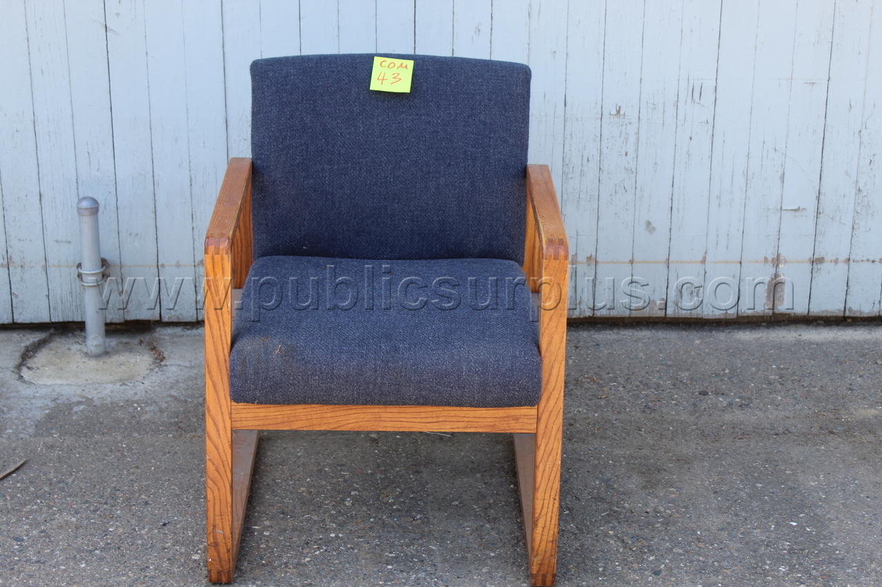 COM#43 - Comfortable Lobby Chairs — photo 1