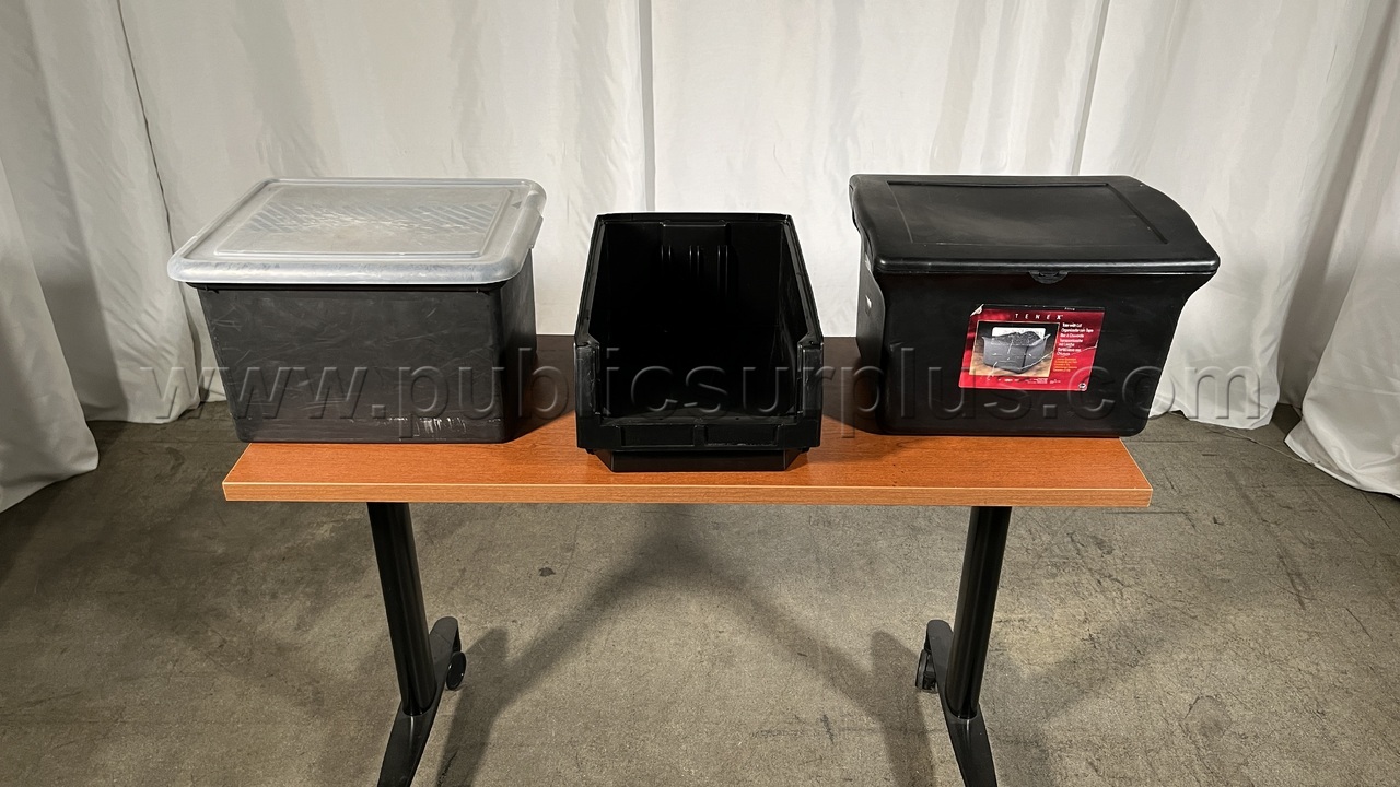 Lot of (3) Organizers/Containers - 2799 — photo 1