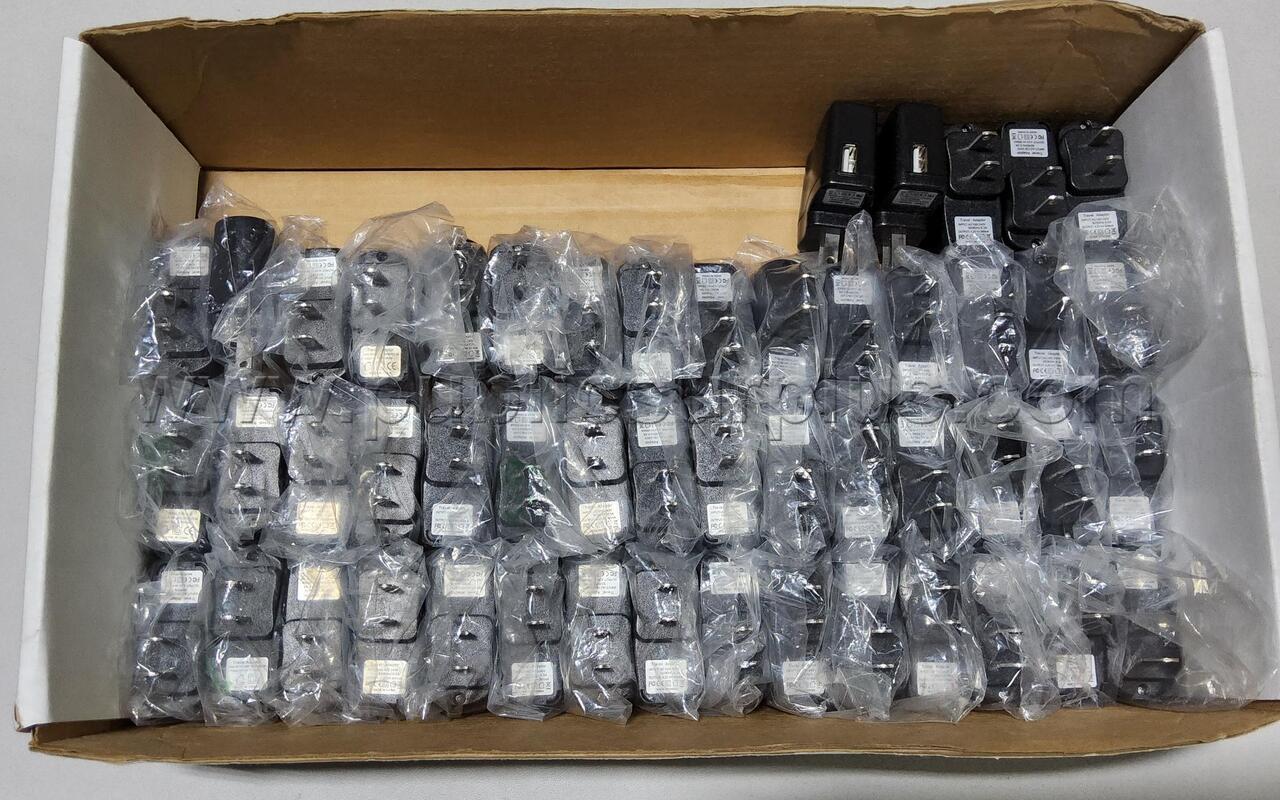 LOT OF 50 USB TRAVEL ADAPTERS — photo 1