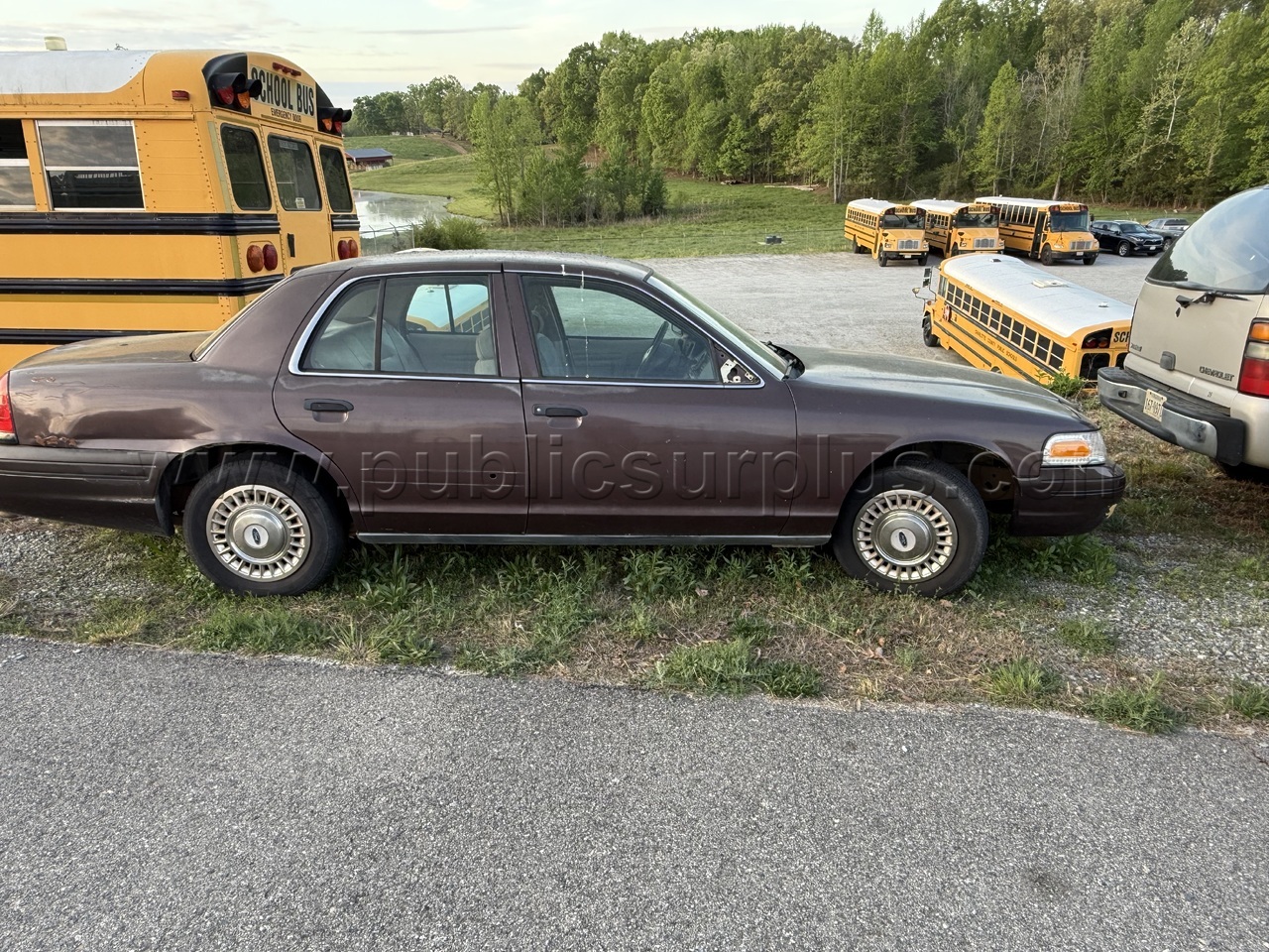 2000 Ford Crown Victoria — photo 1