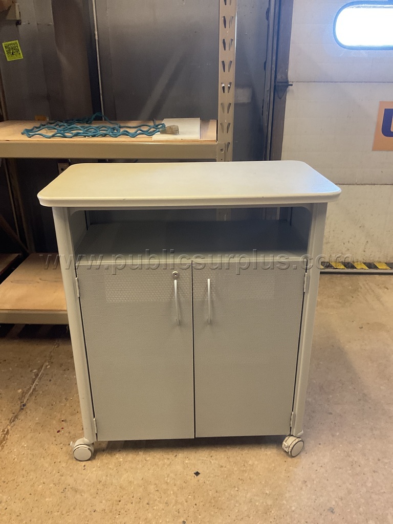 Rolling I T Cart Lot # 4681 — photo 1