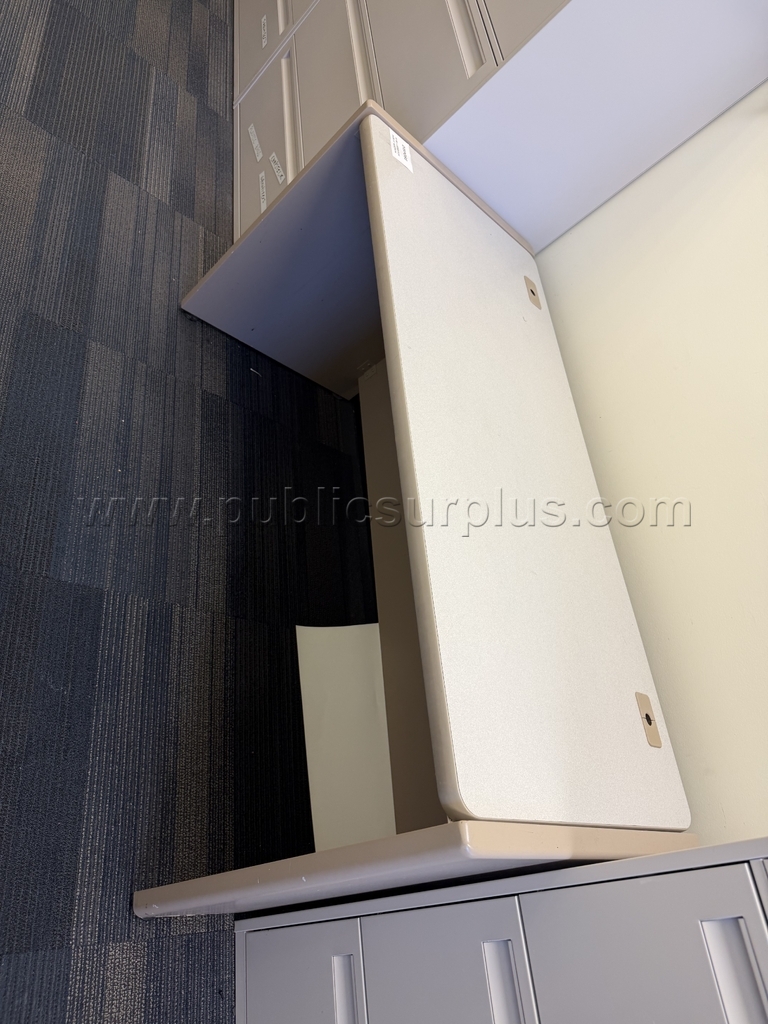 Tabe - Office Desk — photo 1