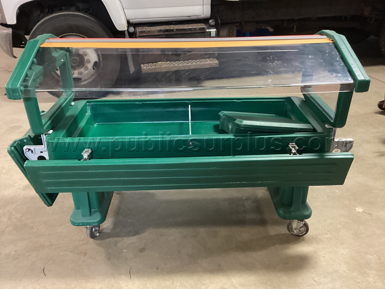 Salad bar — photo 1