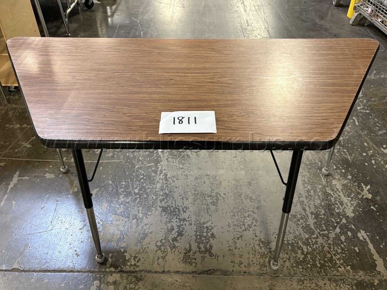 Trap Table (#1811) — photo 1