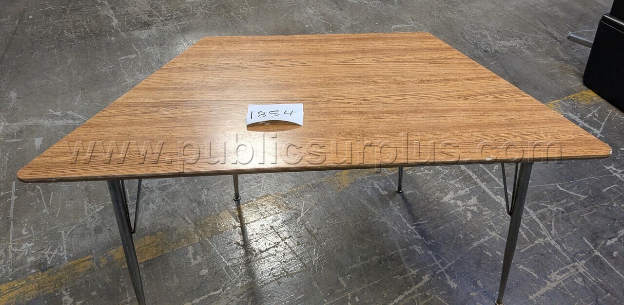 Trap Table (#1854) — photo 1