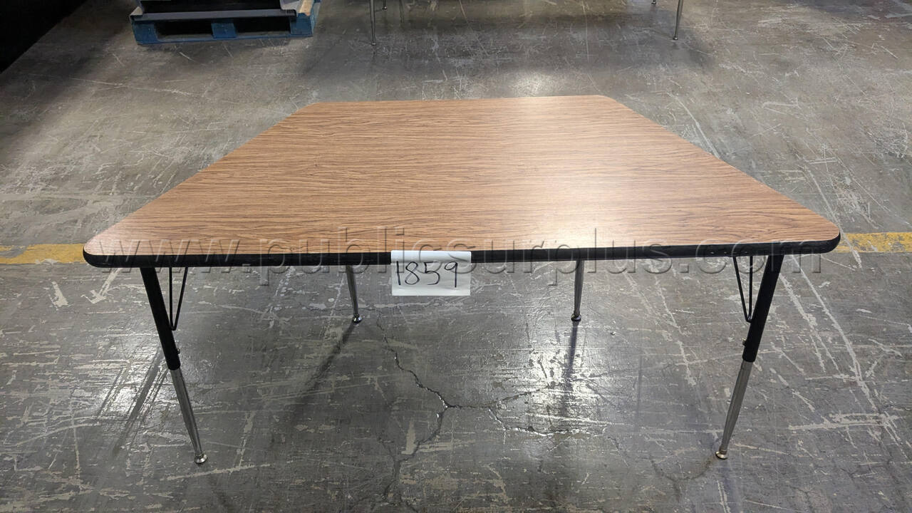 Trap Table (#1859) — photo 1