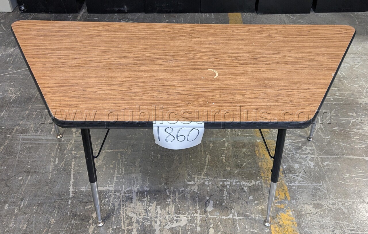 Trap Table (#1860) — photo 1