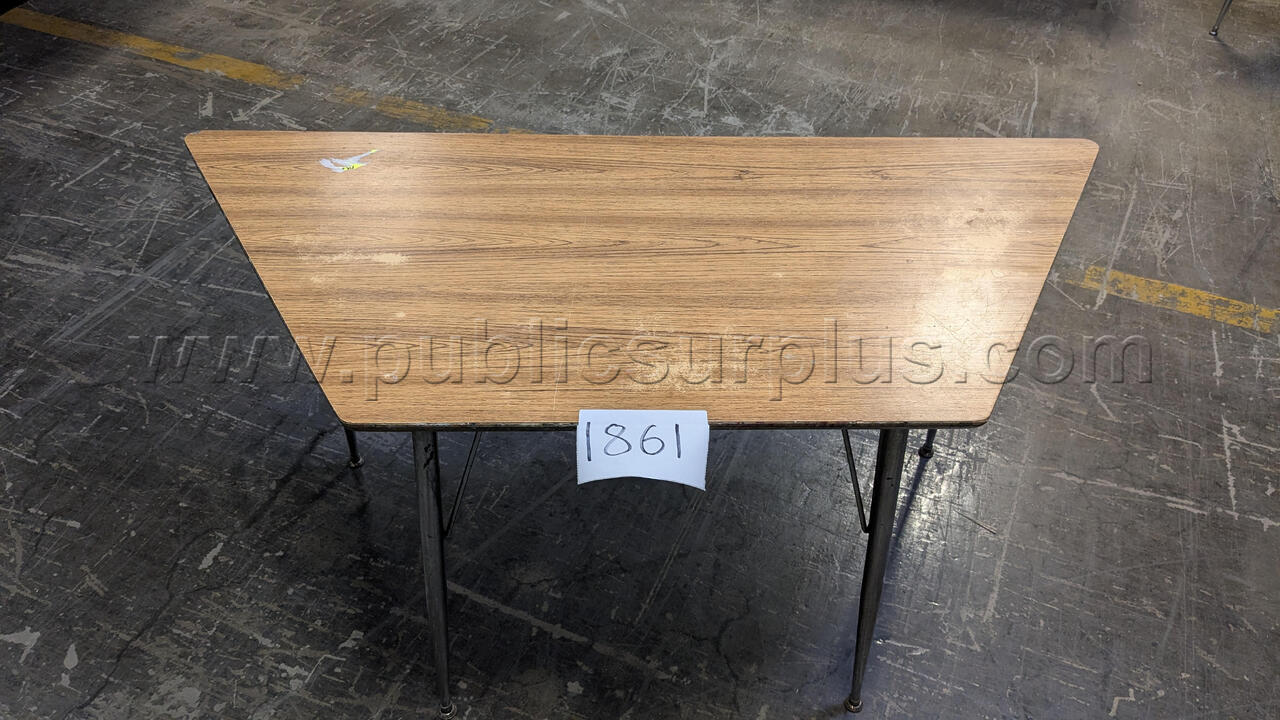 Trap Table (#1861) — photo 1