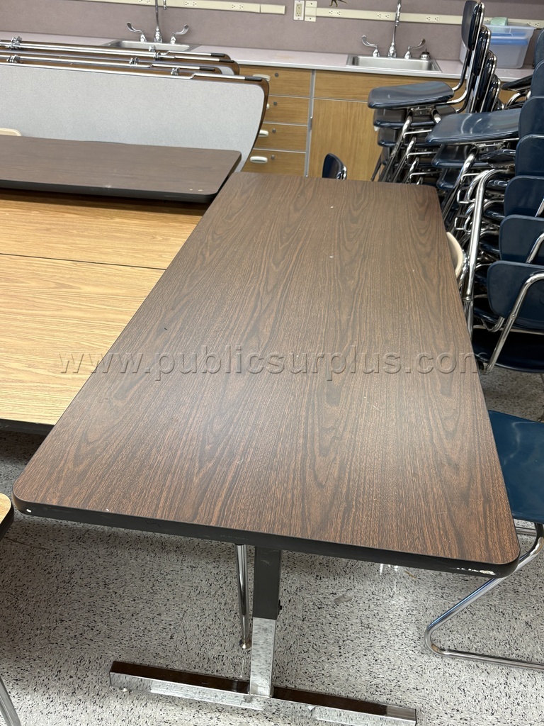 6' x 2.5' Tables lot of 3 — photo 1