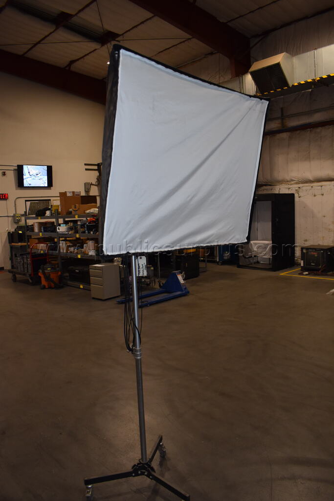 Alien Bees Pro Photoflash — photo 1