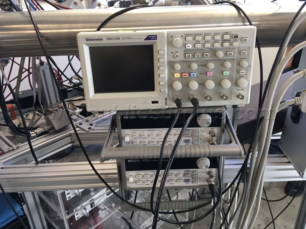 Lot of Used Chemistry Equipments — photo 1