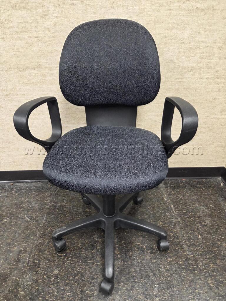 Black Rolling Office Chair — photo 1