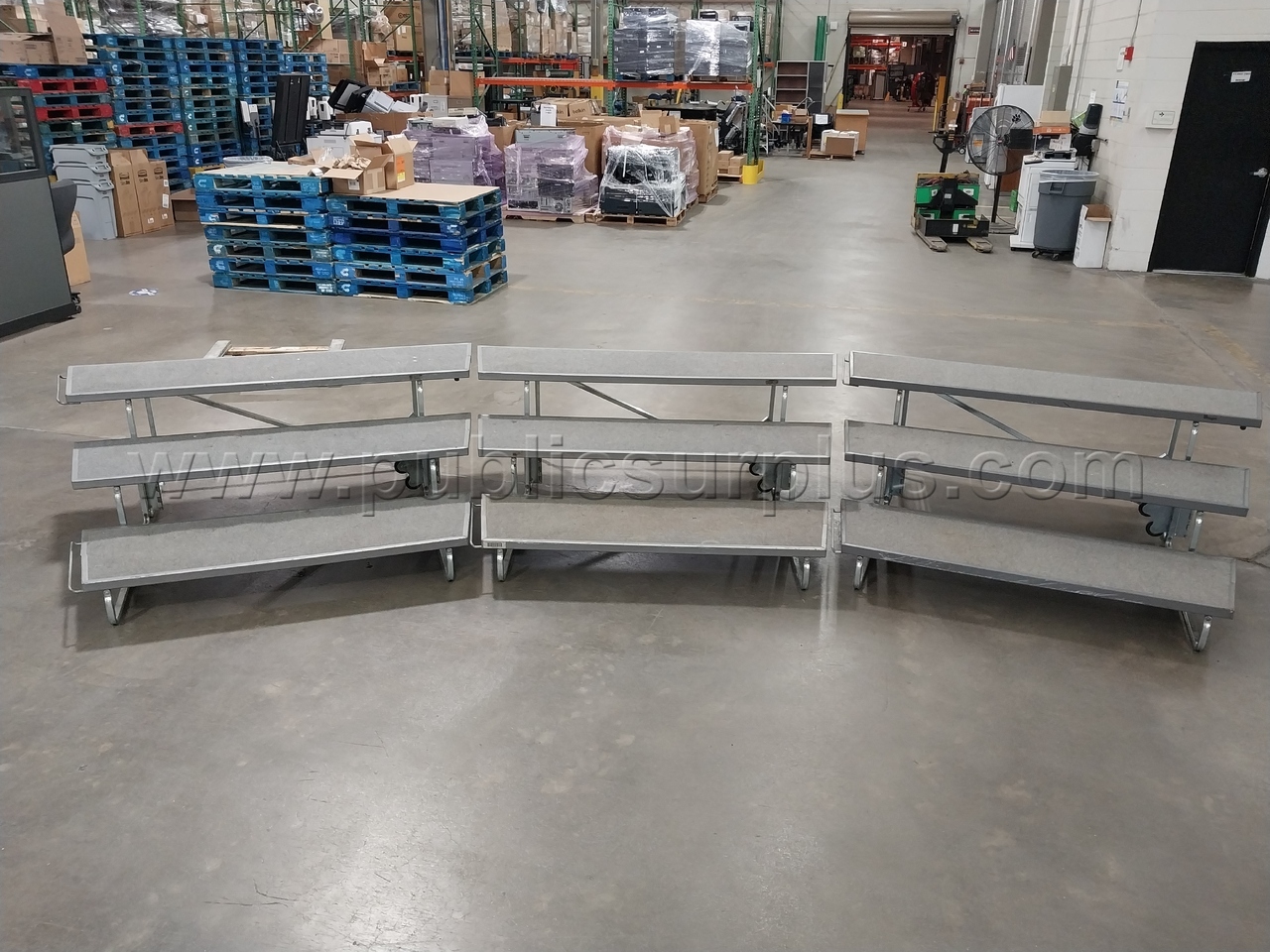 Choral Risers, Wenger Rolling (3-Step) — photo 1