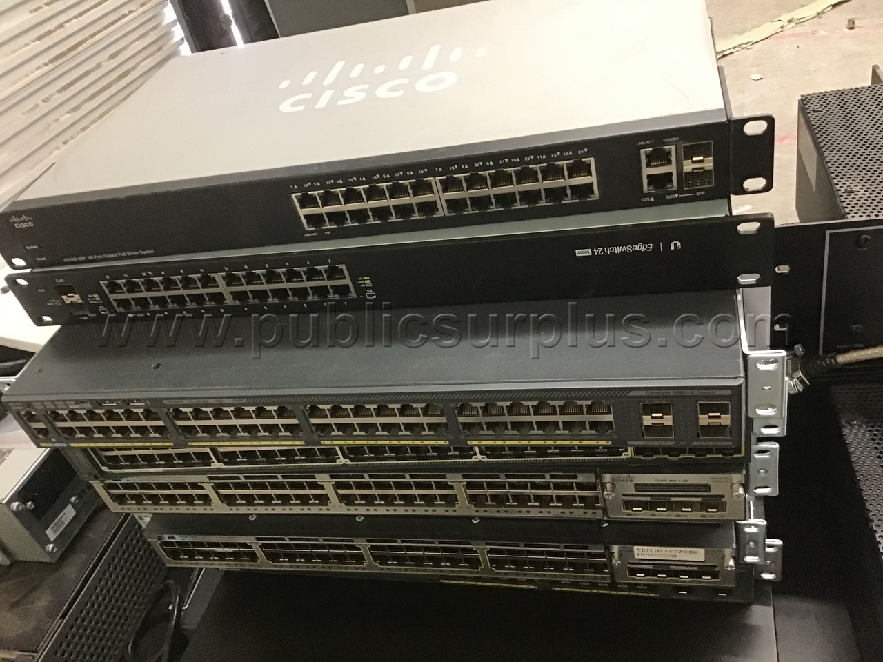 Switches, monitors, access point — photo 1