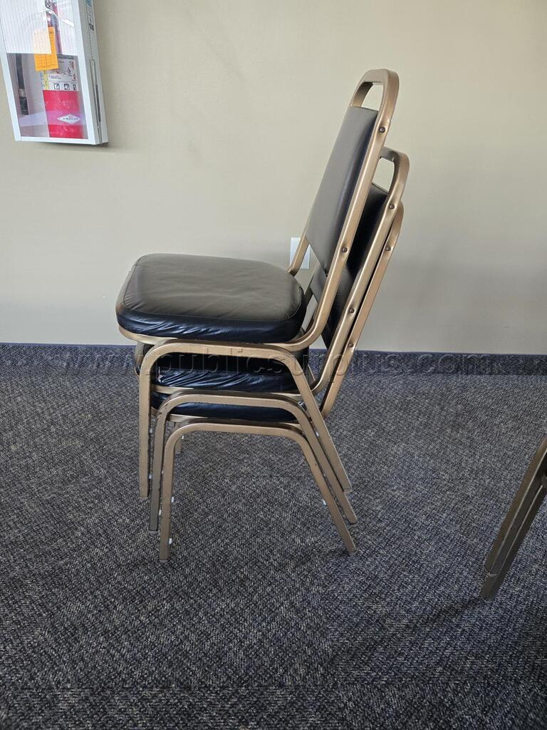 Set of 3 Banquet Chairs — photo 1