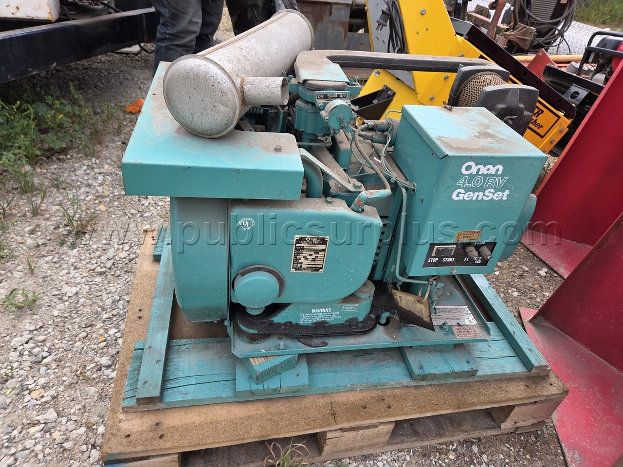 Onan 4.0 RV GenSet — photo 1