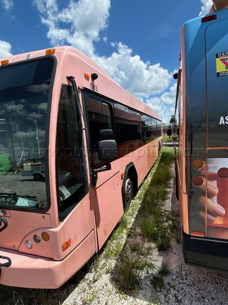 2006-40'Gillig Low Floor Bus #593 — photo 1