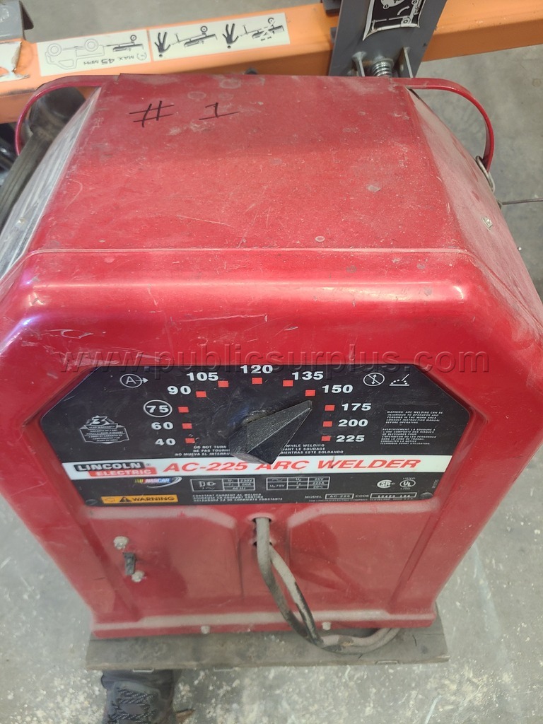 Lincoln Electric Welder — photo 1