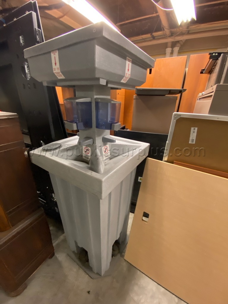 Portable Hand Washing Station — photo 1