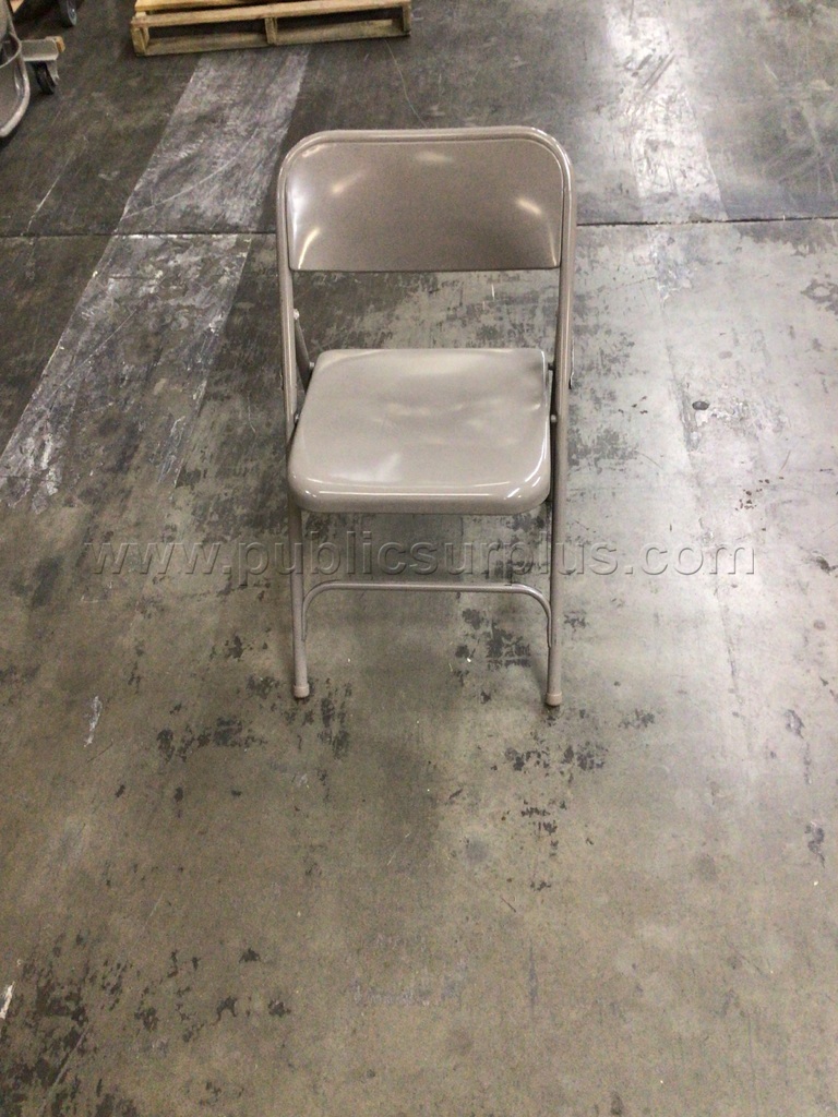 Metal folding chair — photo 1