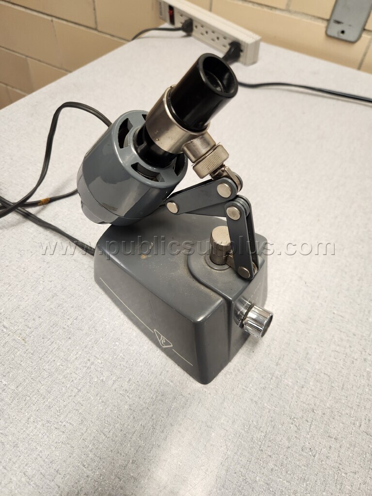 Bausch & Lomb Illuminator — photo 1